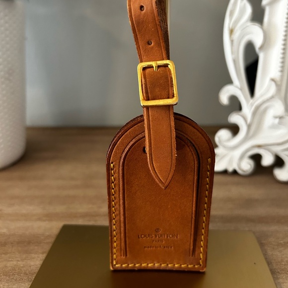 AUTHENTIC LV NAME TAGS - Picture 10 of 15